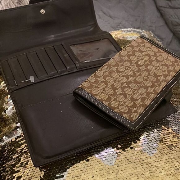 Coach tan brown signature c buckle trifold checkbook wallet - Picture 8 of 10